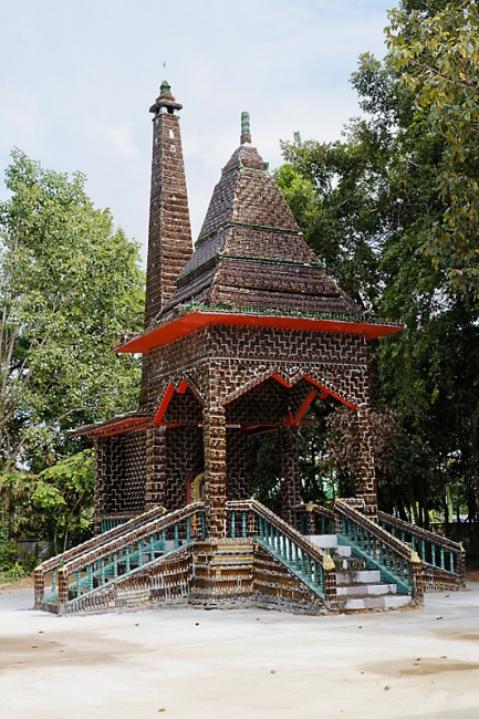 Wat Pa Maha Chedi Kaew-031